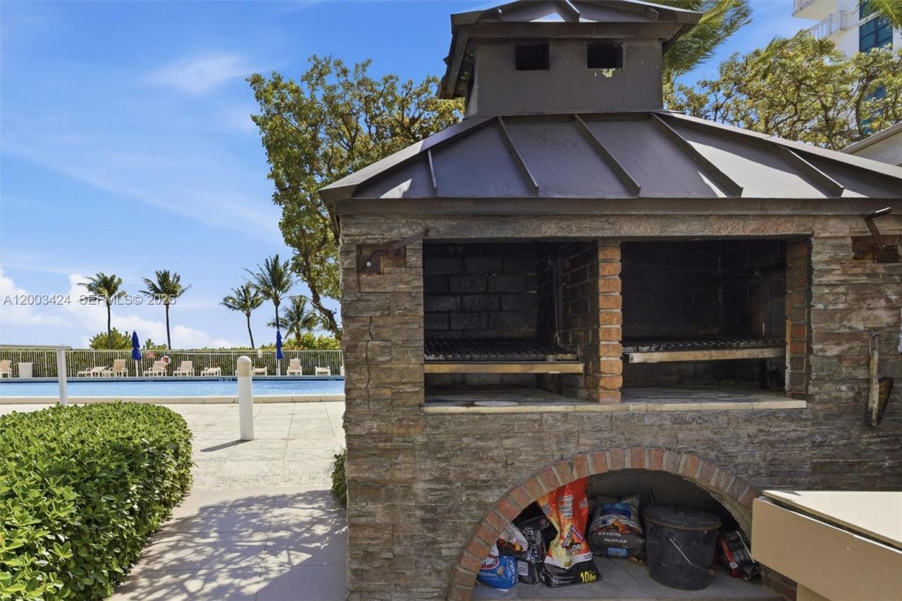 600 Grapetree Dr, Unit 4BS, Key Biscayne, FL 33149 Photo