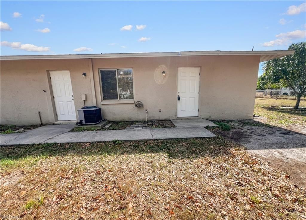 2239 Iris Way , Fort Myers, FL 33905 Photo