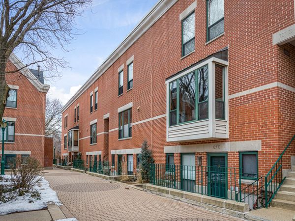 727 S Ashland Avenue , Unit H, Chicago, IL 60607