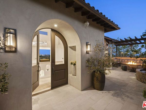 1380 Summitridge Place, Beverly Hills, CA 90210