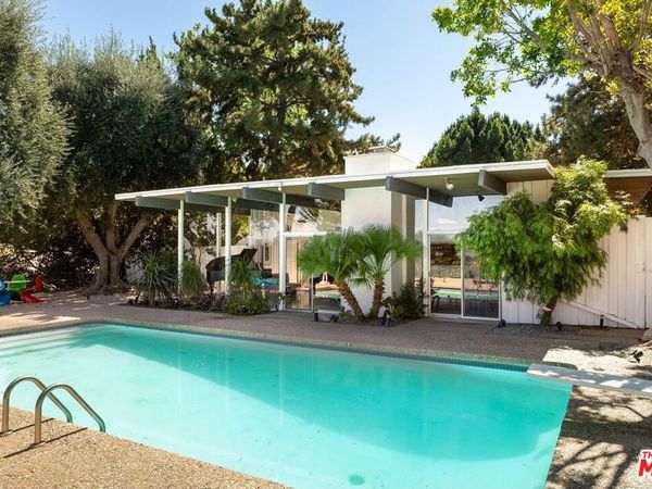 4965 Calvin Avenue, Tarzana, CA 91356