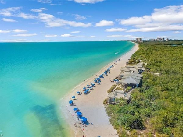 5817 Glencove DR, Unit 402, NAPLES, FL 34108