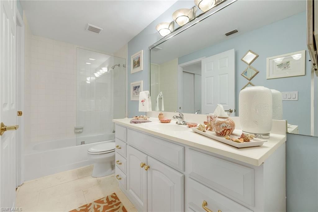 5817 Glencove Dr, Unit 402, Naples, FL 34108 Photo