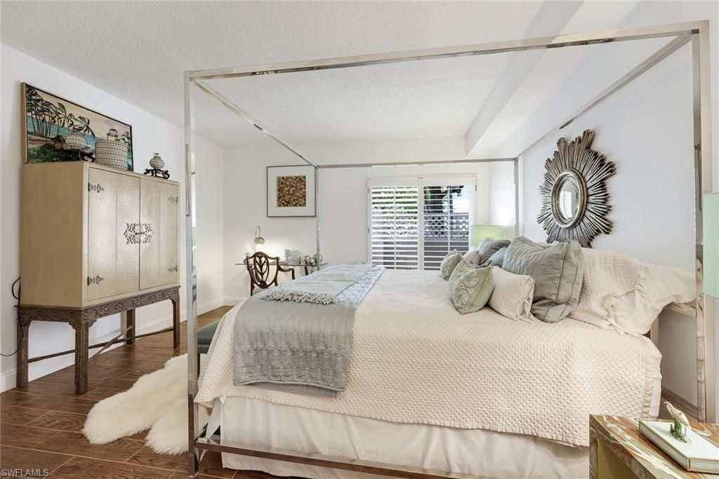 5817 Glencove Dr, Unit 402, Naples, FL 34108 Photo