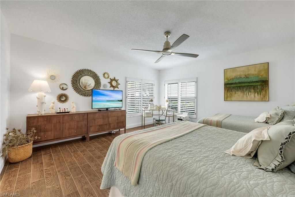 5817 Glencove Dr, Unit 402, Naples, FL 34108 Photo