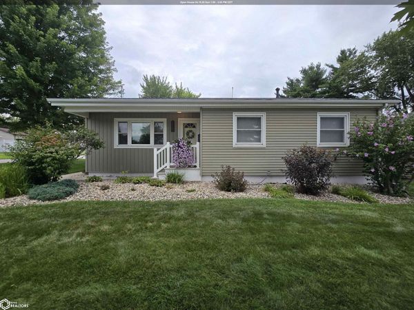 402 E Pennington Street, West Burlington, IA 52655