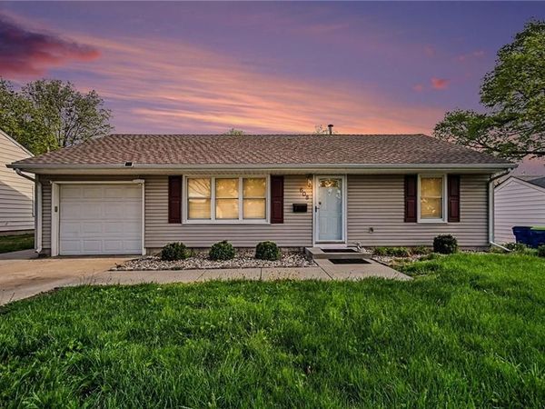 608 NE 67th Street, Gladstone, MO 64118