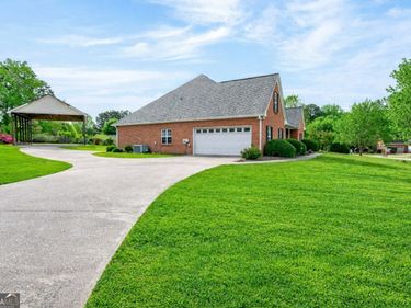 3057 Biltmore Woods Drive, Buford, GA 30519