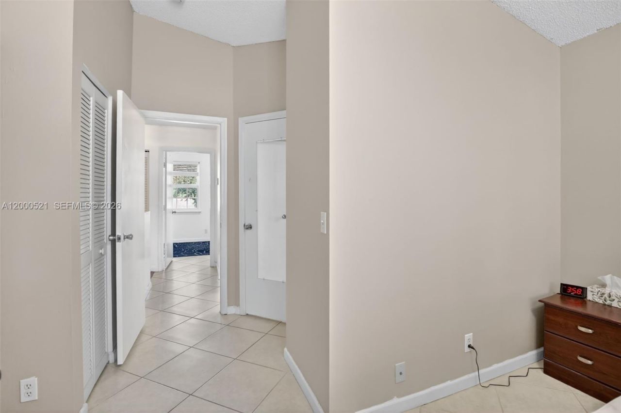 3100 SW 50th St , Dania Beach, FL 33312 Photo