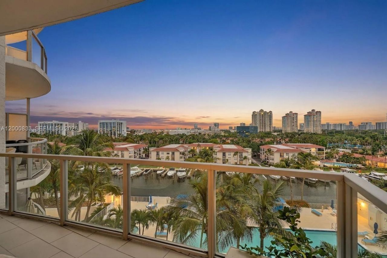 3029 NE 188th St, Unit 721, Aventura, FL 33180 Photo