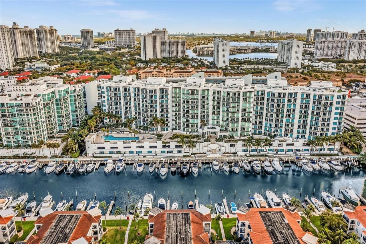 3029 NE 188th St, Unit 721, Aventura, FL 33180 Photo
