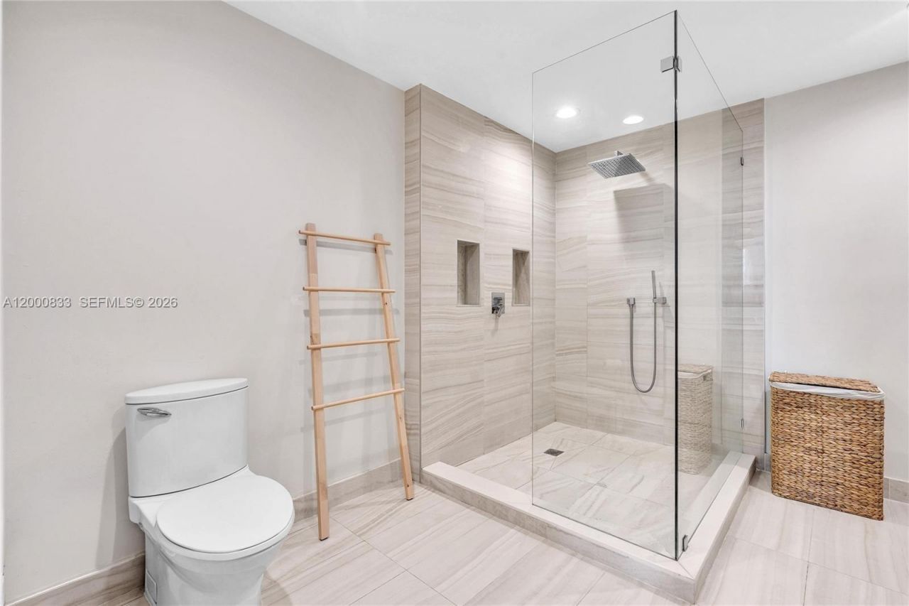 3029 NE 188th St, Unit 721, Aventura, FL 33180 Photo