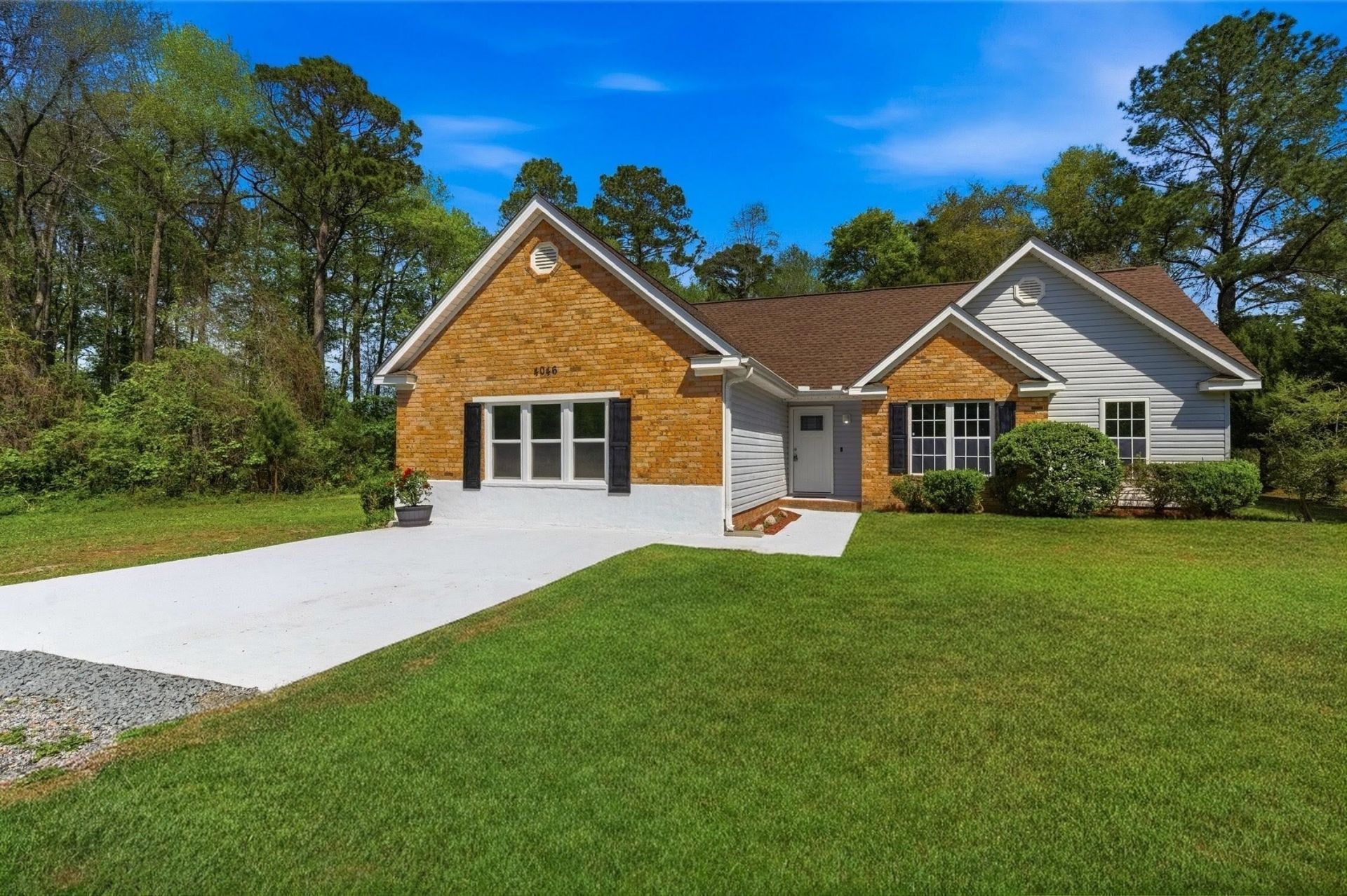 4046 Dewitt Rd. Photo 2