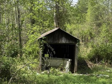 1325 State Hwy 1036 , Campton, KY 41301