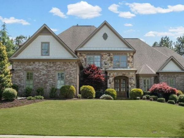 5664 Brendlynn Drive , Suwanee, GA 30024