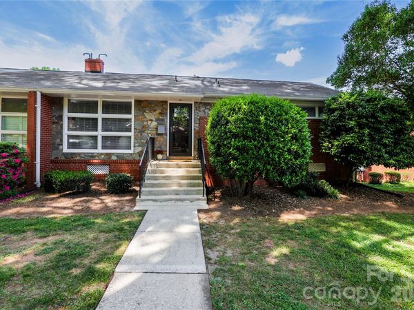 4500 Woodlark Lane , Charlotte, NC 28211