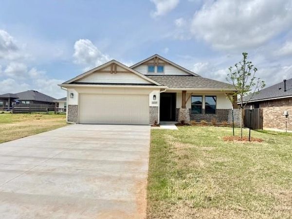 3209 Pagoda Pead Drive, Yukon, OK 73099