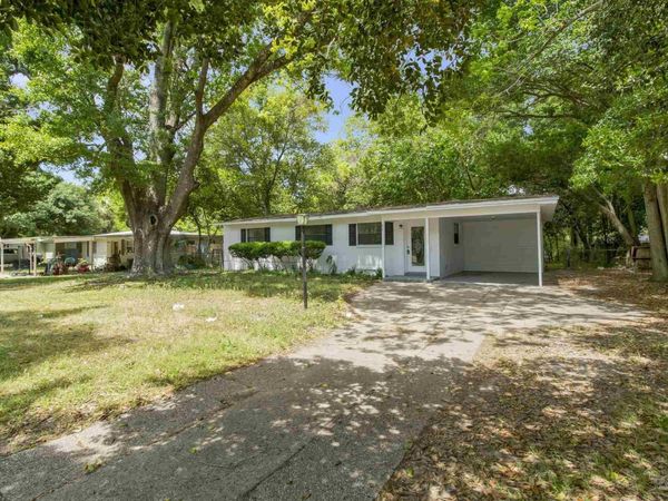 210 Edison Dr, Pensacola, FL 32505