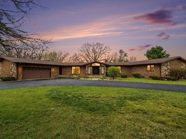 56585 Fairway, Paw Paw, MI 49079