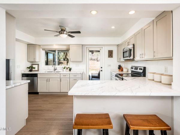 1726 W HAZELWOOD Street, Phoenix, AZ 85015