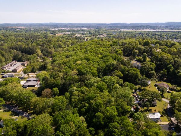 928 Shallowford Road, Chattanooga, TN 37411