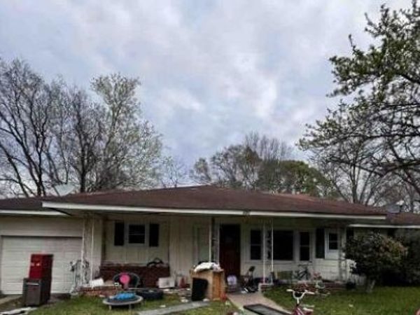 600 Anacoco , Leesville, LA 71446