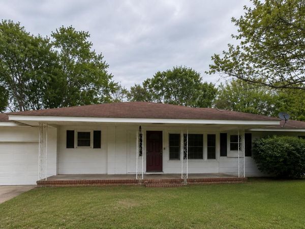 600 Anacoco , Leesville, LA 71446