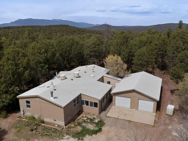 130 Raven Road, Tijeras, NM 87059