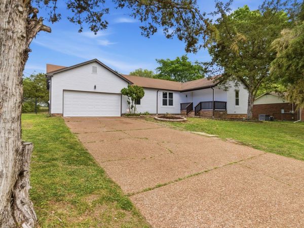 361 Clearlake Dr W, Nashville, TN 37217
