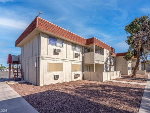 5396 Swenson Street , Unit 30, Las Vegas, NV 89119