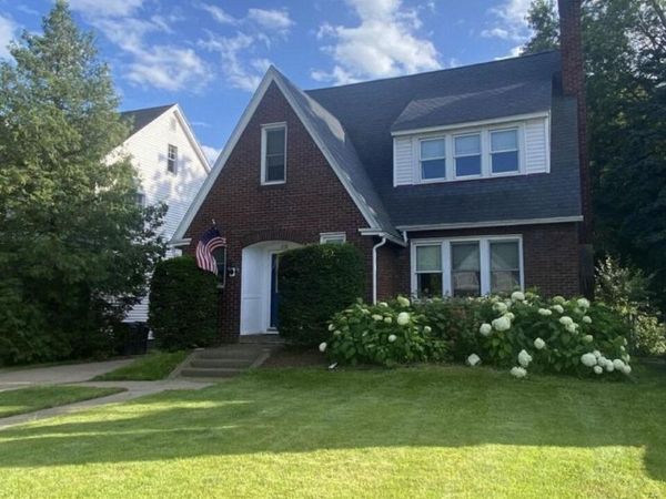 218 Hursley ST, Sault Ste Marie, MI 49783