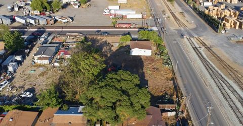 696 Pedersen Rd, Oakdale, CA 95361 Photo