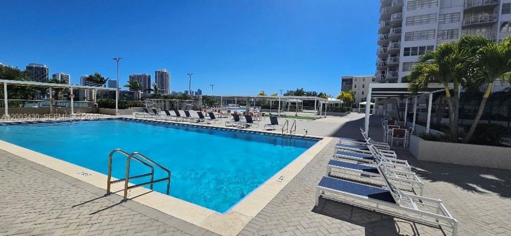 18051 Biscayne Blvd , Unit 802, Aventura, FL 33160 Photo