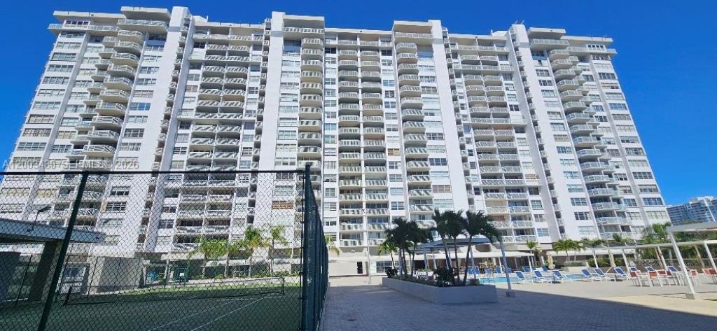 18051 Biscayne Blvd , Unit 802, Aventura, FL 33160 Photo