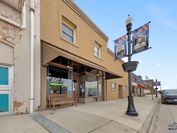 106 E DAKOTA, Pierre, SD 57501