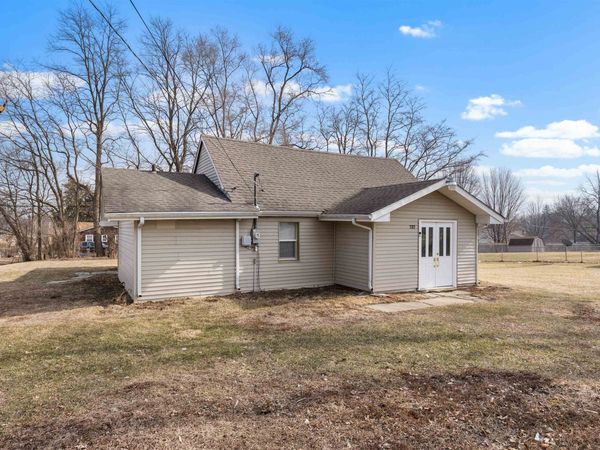 702 Cambridge Avenue, ROCKFORD, IL 61102