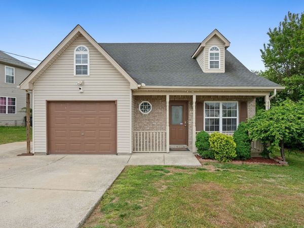 888 Pin Oak Dr, Antioch, TN 37013