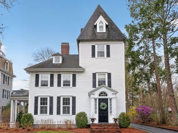 642 Worcester St, Wellesley, MA 02482