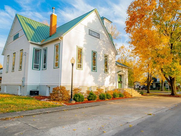 201 N Beech Street , Forrest, IL 61741