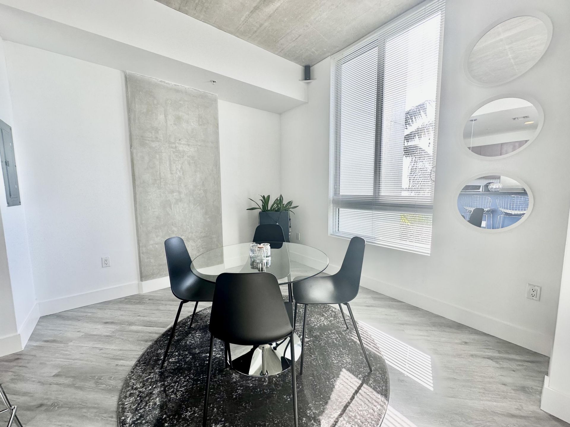 300 S Australian Avenue, Unit 322, West Palm Beach, FL 33401 Photo