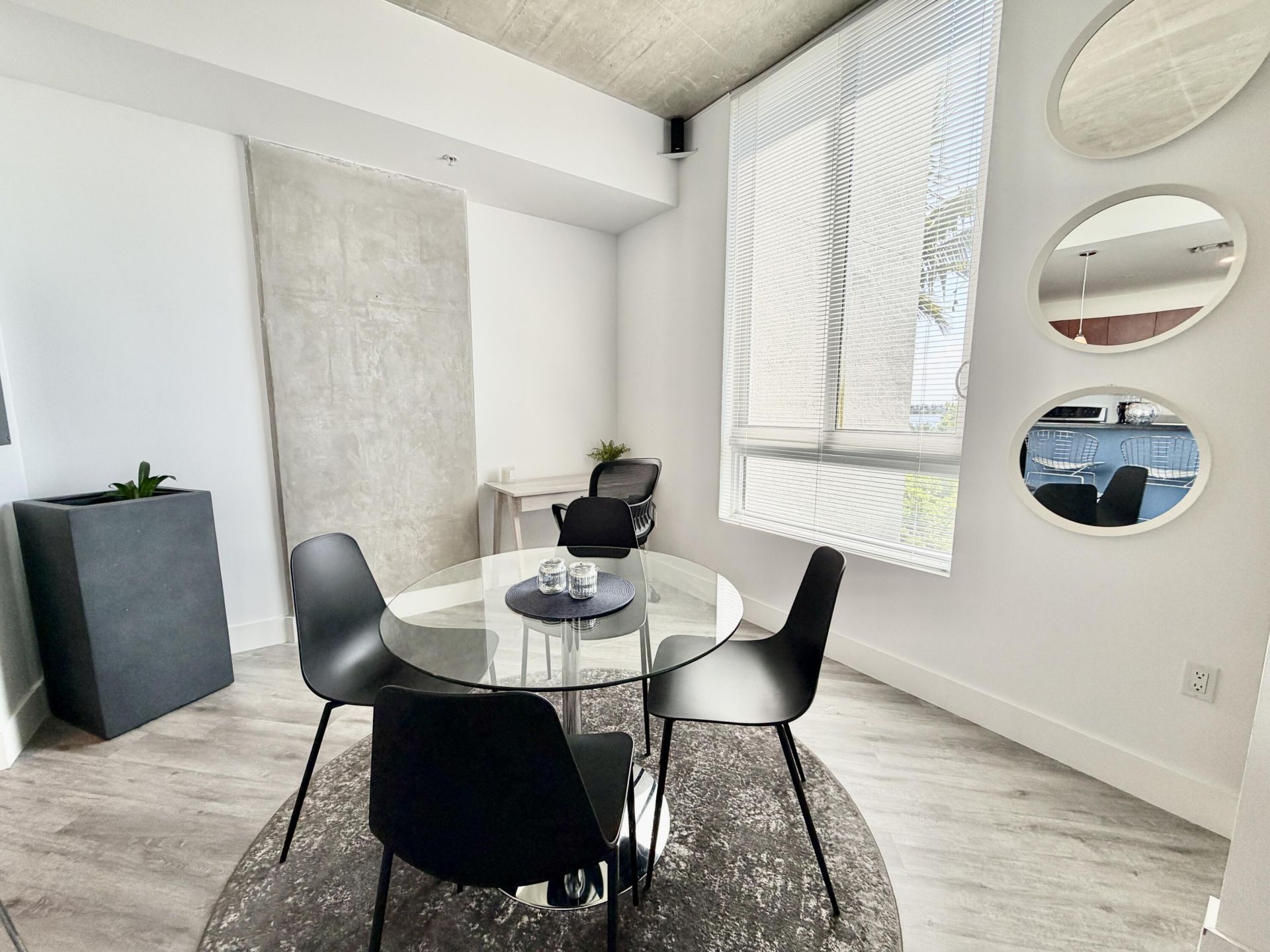 300 S Australian Avenue, Unit 322, West Palm Beach, FL 33401 Photo
