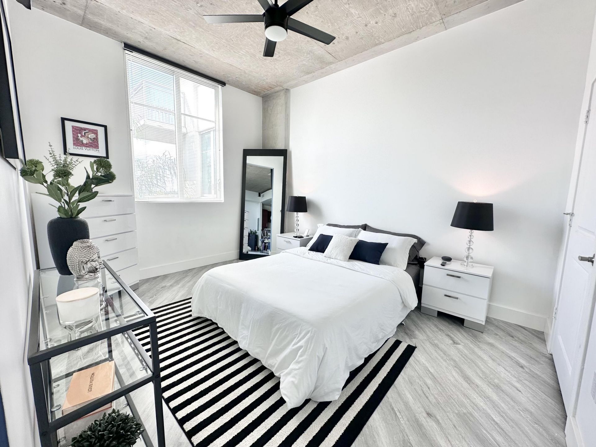 300 S Australian Avenue, Unit 322, West Palm Beach, FL 33401 Photo