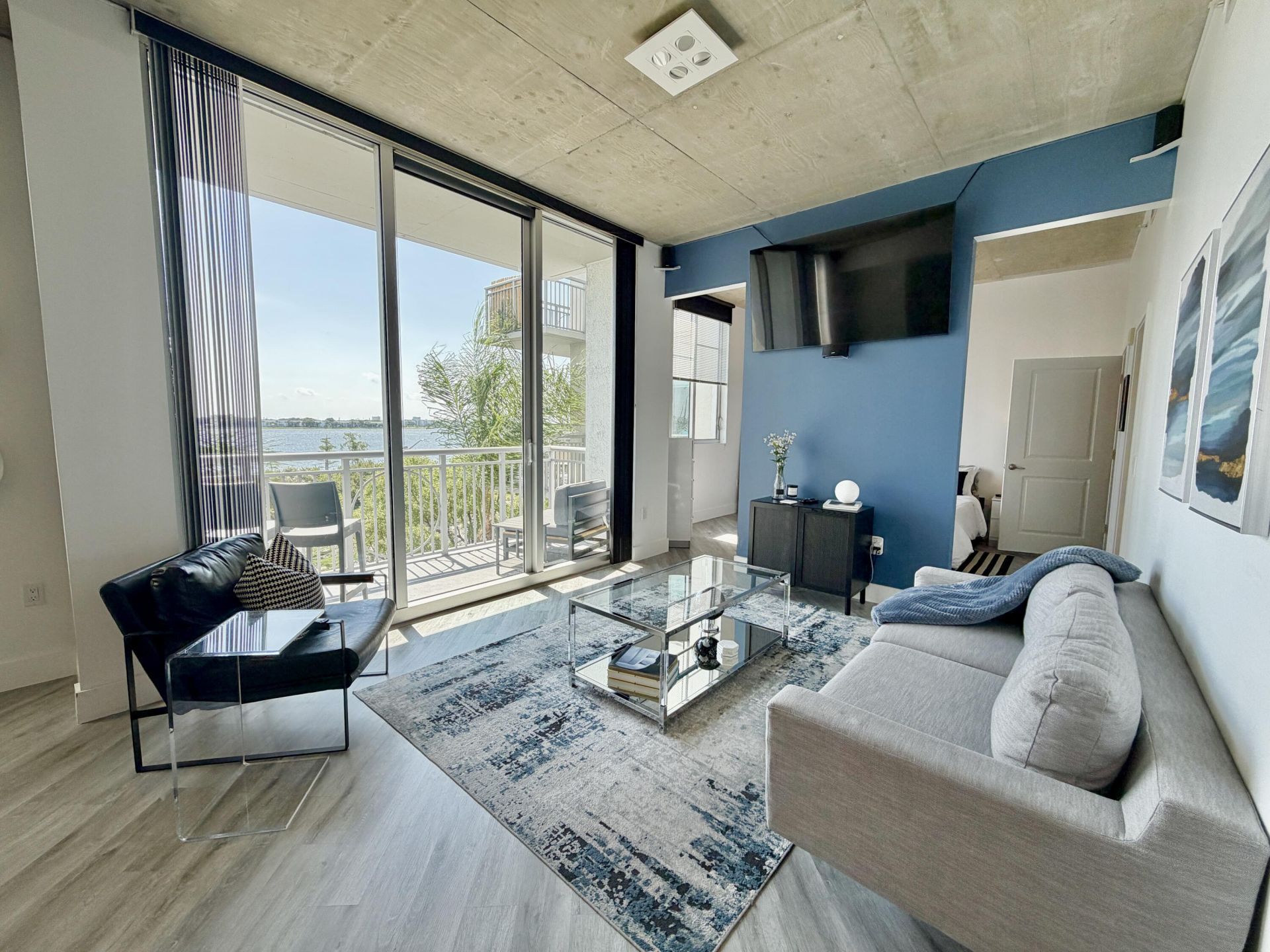 300 S Australian Avenue, Unit 322, West Palm Beach, FL 33401 Photo
