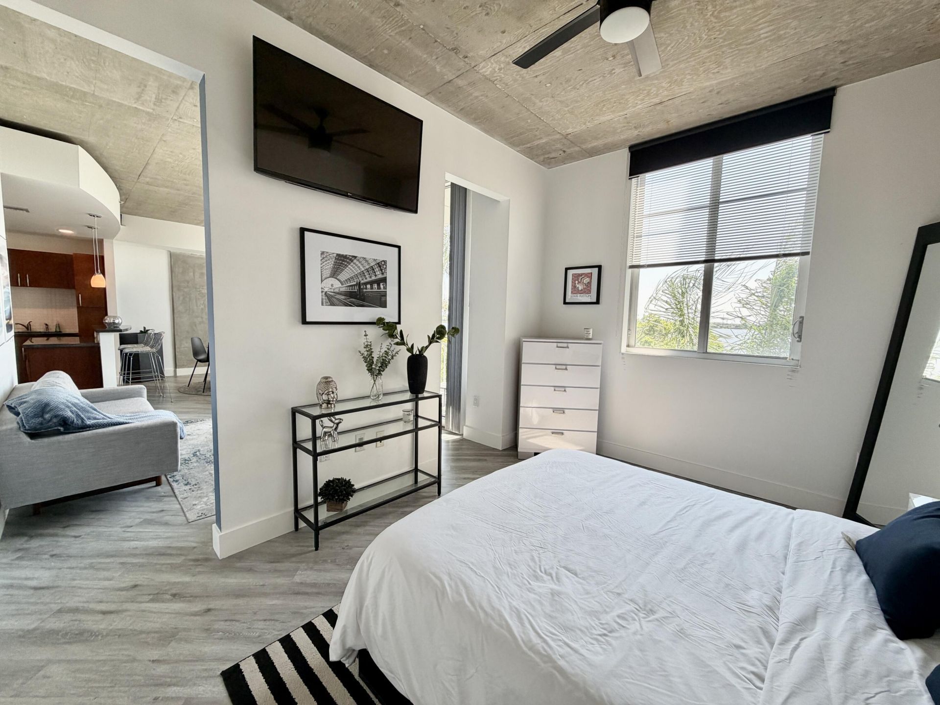 300 S Australian Avenue, Unit 322, West Palm Beach, FL 33401 Photo