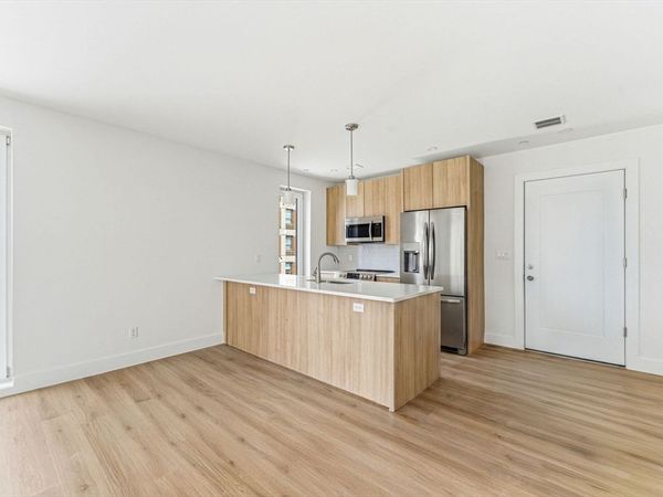 1035 Commonwealth Ave, Unit 211, Boston, MA 02215