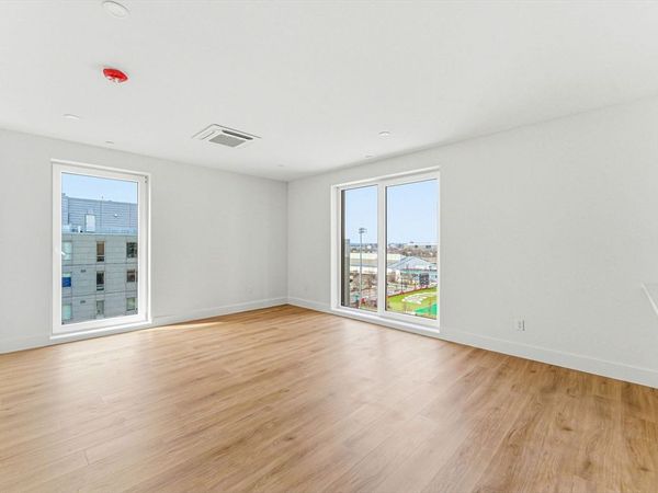 1035 Commonwealth Ave, Unit 211, Boston, MA 02215