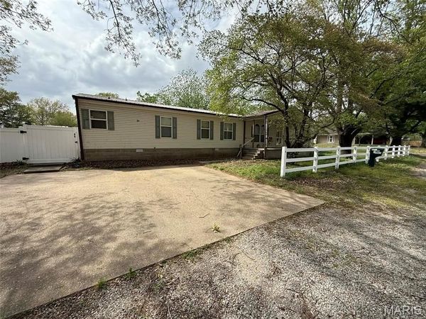 31 Country Cove, Benton, MO 63736