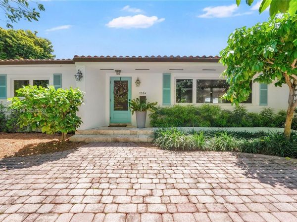 1524 Siena Ave, Coral Gables, FL 33146