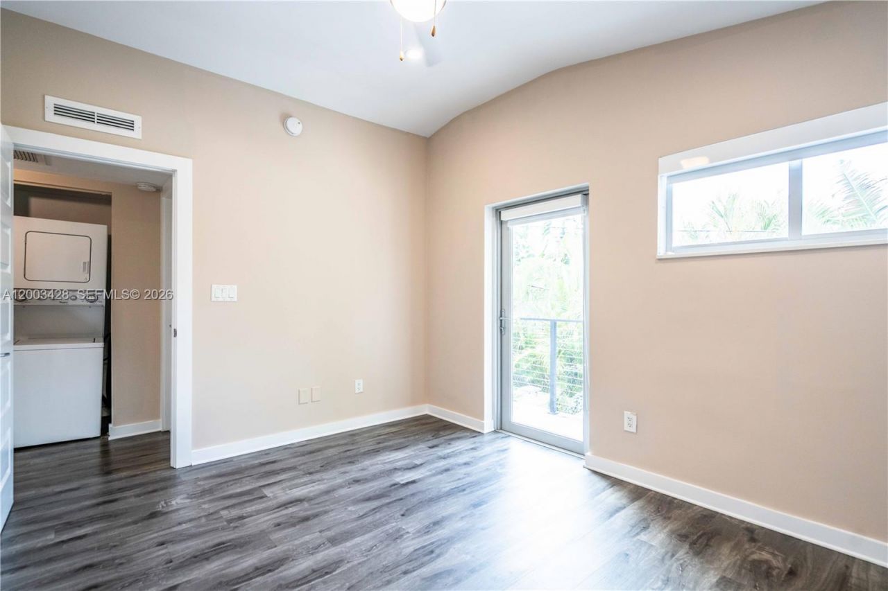 2412 NE 26th St , Unit 7, Fort Lauderdale, FL 33305 Photo