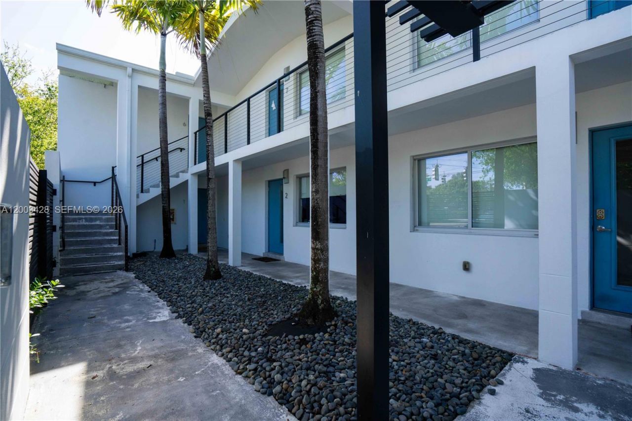 2412 NE 26th St , Unit 7, Fort Lauderdale, FL 33305 Photo